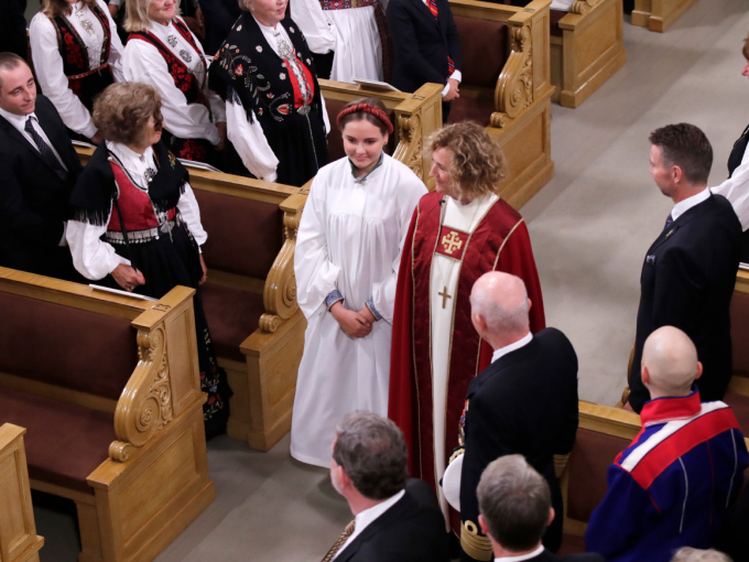 Prinsesse Ingrid Alexandra ankommer, ledsaget av Oslos biskop Kari Veiteberg. Foto: Vidar Ruud / NTB scanpix